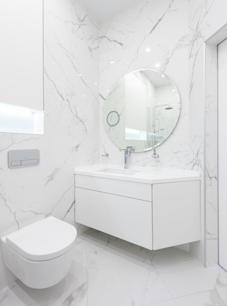 White bathroom design